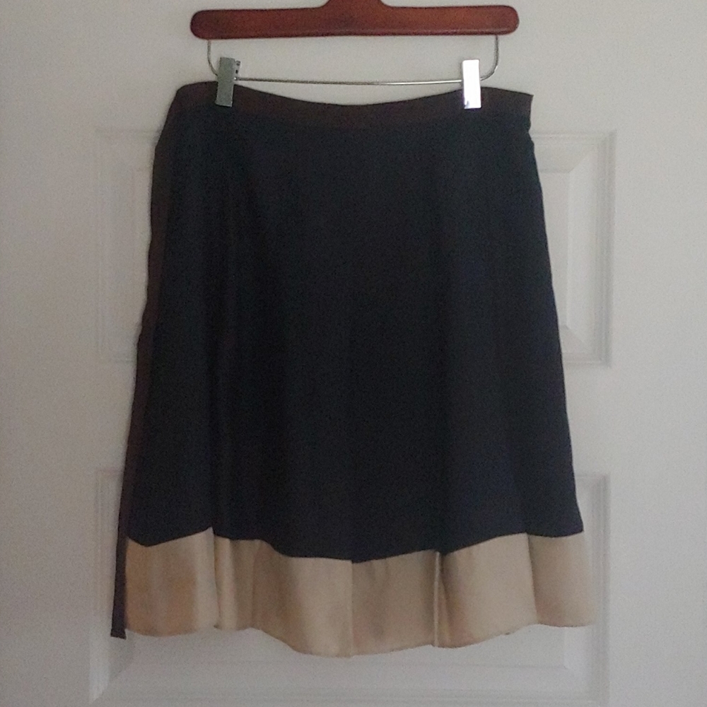 Gap satin pleated skirt size 6